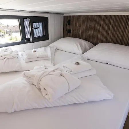 Otel Arietes Marmont Tiny 4*